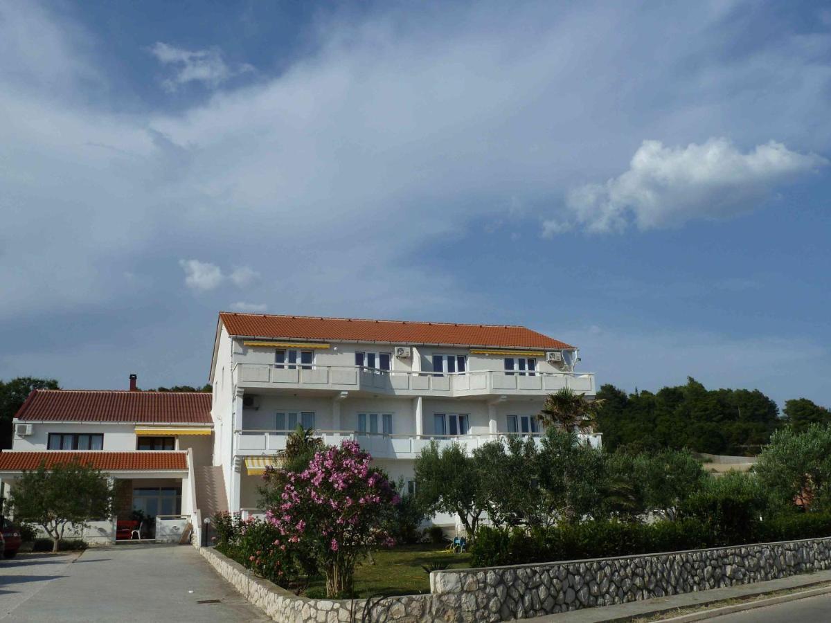 Apartments Donadic I, Caska Новаля Екстериор снимка