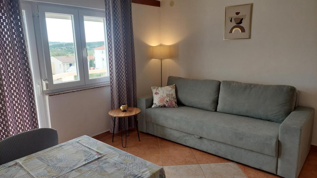 Apartments Donadic I, Caska Новаля Екстериор снимка