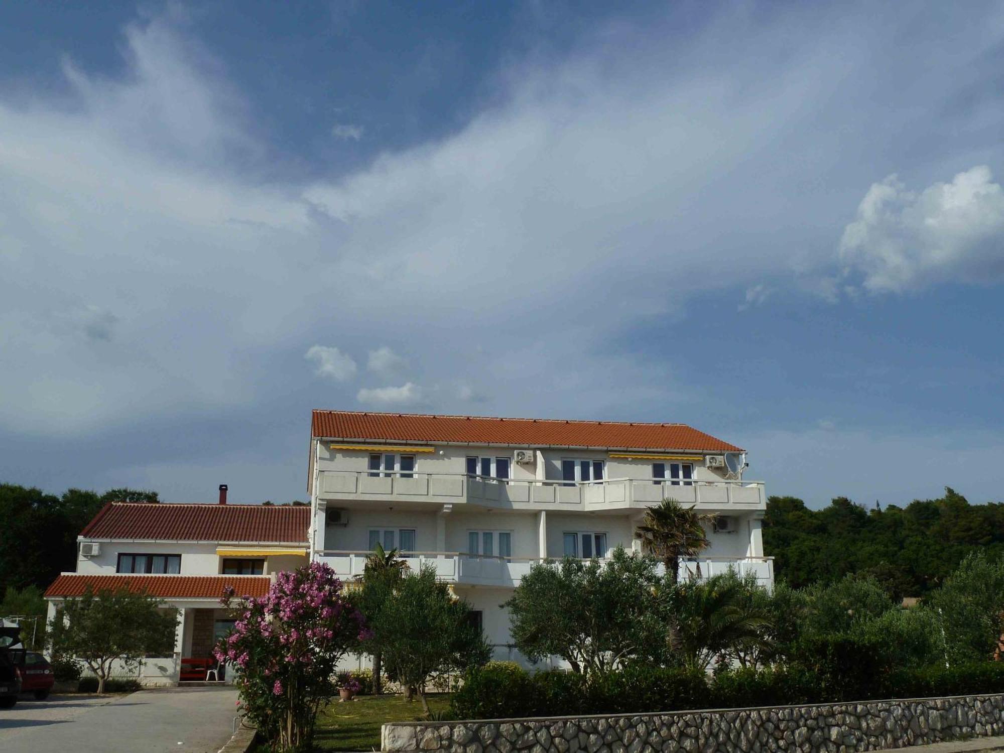 Apartments Donadic I, Caska Новаля Екстериор снимка
