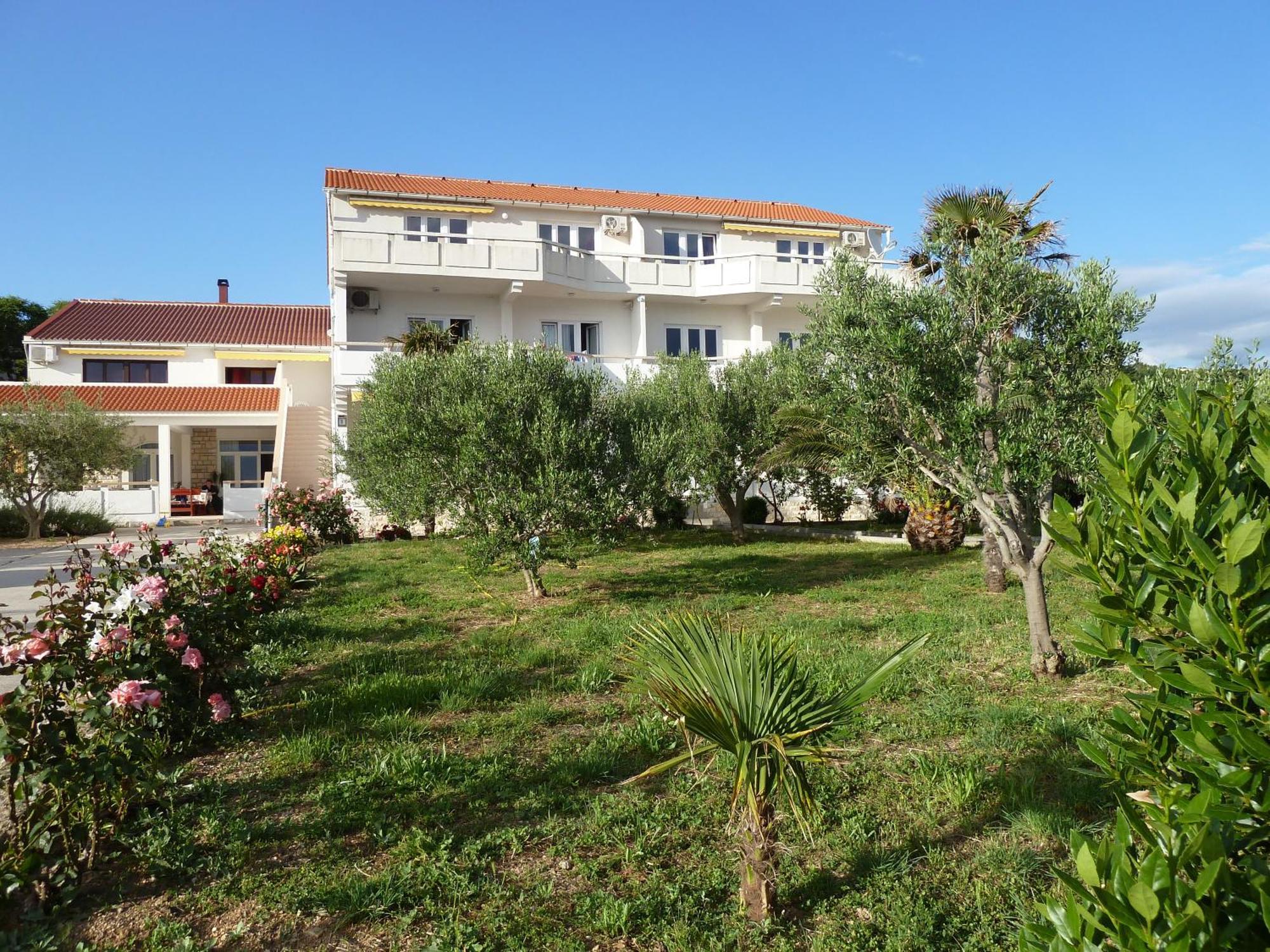 Apartments Donadic I, Caska Новаля Екстериор снимка